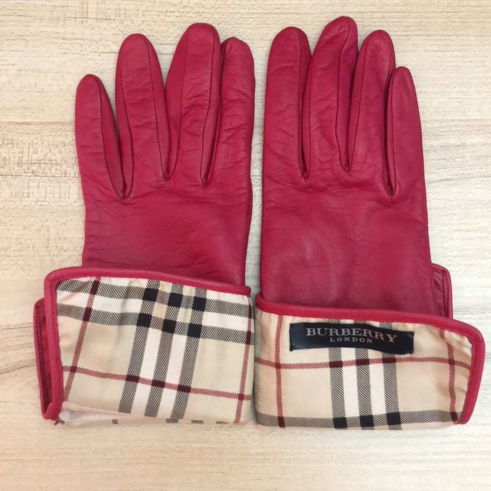 Burberry leather gloves - like new. Fuchsia color. Size 7 women’s.